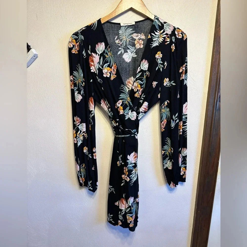 Newbury Kustom Black Floral Wrap Dress Size Large.